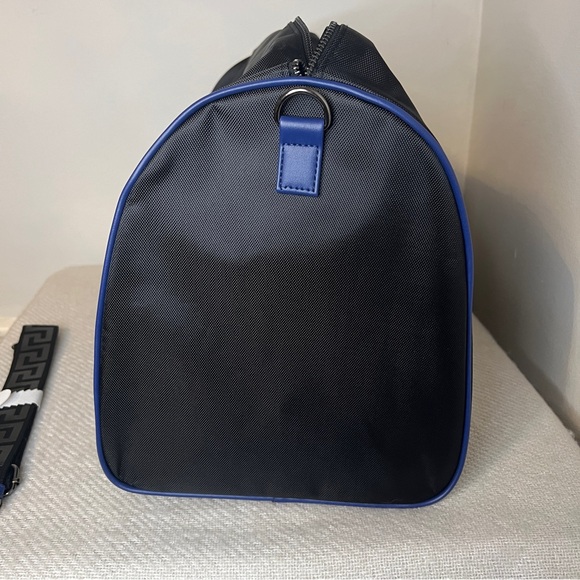 Versace Parfums Weekend Duffel Travel Gym Bag - NWOT - Picture 10 of 16